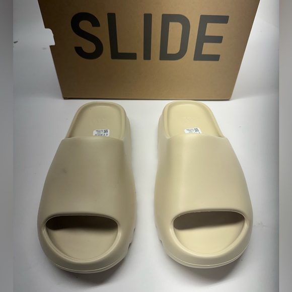 Yeezy Slides 'Bone' 2022 Adidas / Sneakers / Yeezy Slides - Picture 2 of 6